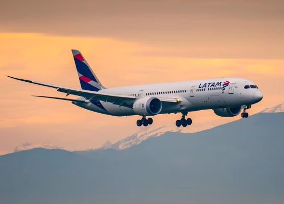 Aviões da Latam e Aerolíneas se envolvem em colisão durante manobra em solo no Chile - Foto: Latam