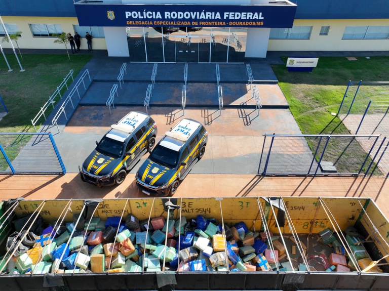 PRF apreende 12,6 toneladas de maconha em carga na BR-163 em MS