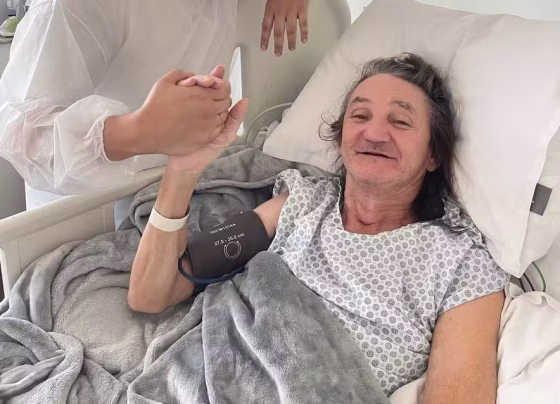Marquito apareceu sorrindo em foto divulgada durante a internação no hospital - Foto: Reprodução/Instagram