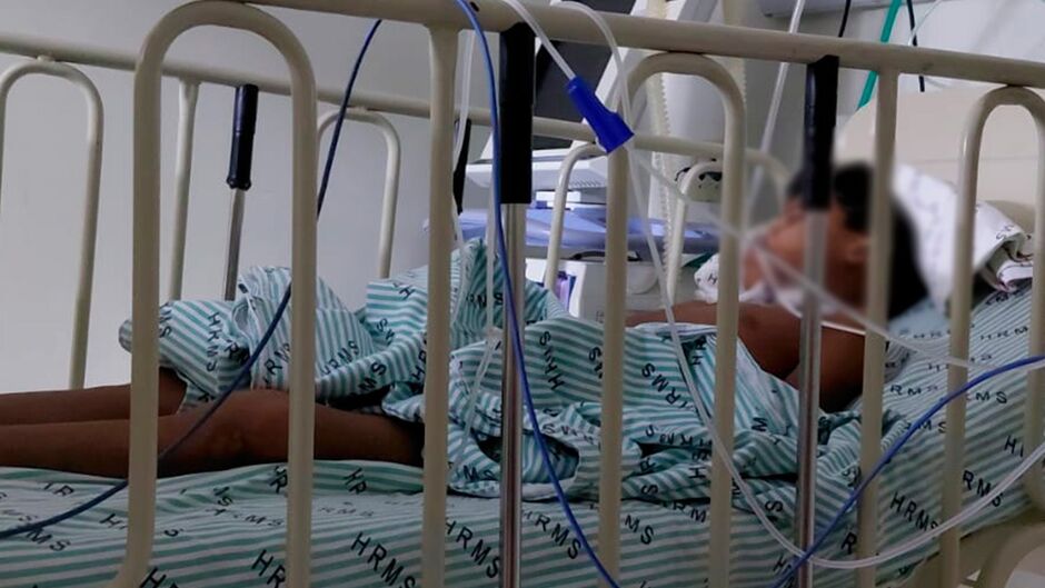 Menino de 8 anos aguarda vaga em UTI pediátrica em MS