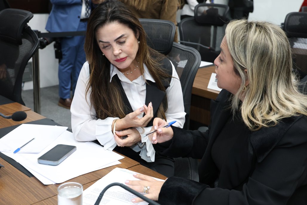 Projeto garante prioridade escolar a filhos de vítimas de feminicídio