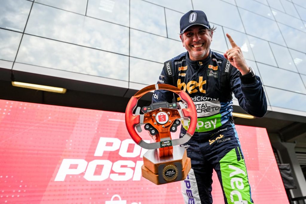Cacá Bueno conquistou a pole position da NASCAR Brasil em Interlagos - Foto: NASCAR Brasil
