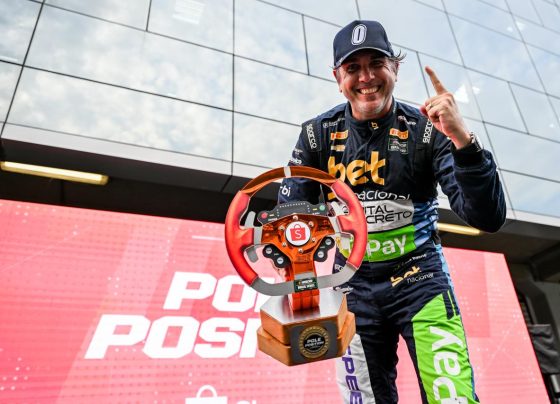 Cacá Bueno conquistou a pole position da NASCAR Brasil em Interlagos - Foto: NASCAR Brasil