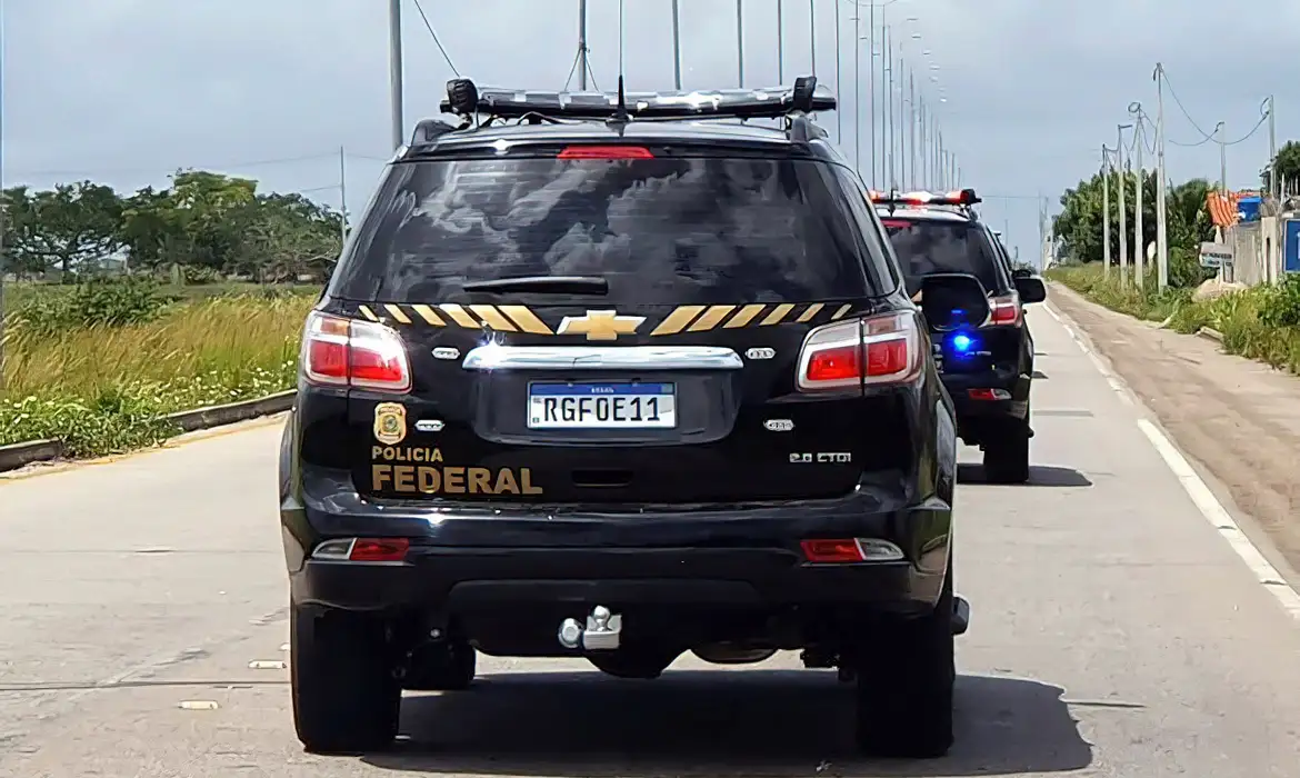 PF apreende mais de uma tonelada de maconha em rodovia paulista