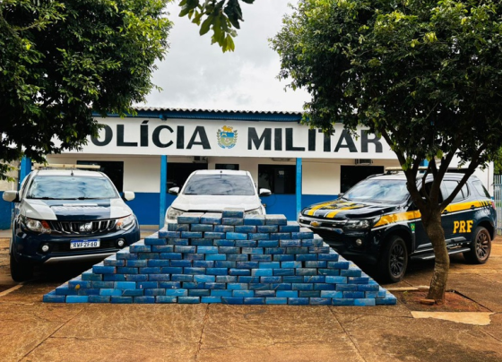 Droga foi encontrada dentro de caminhonete abandonada em Eldorado - Foto: PRF