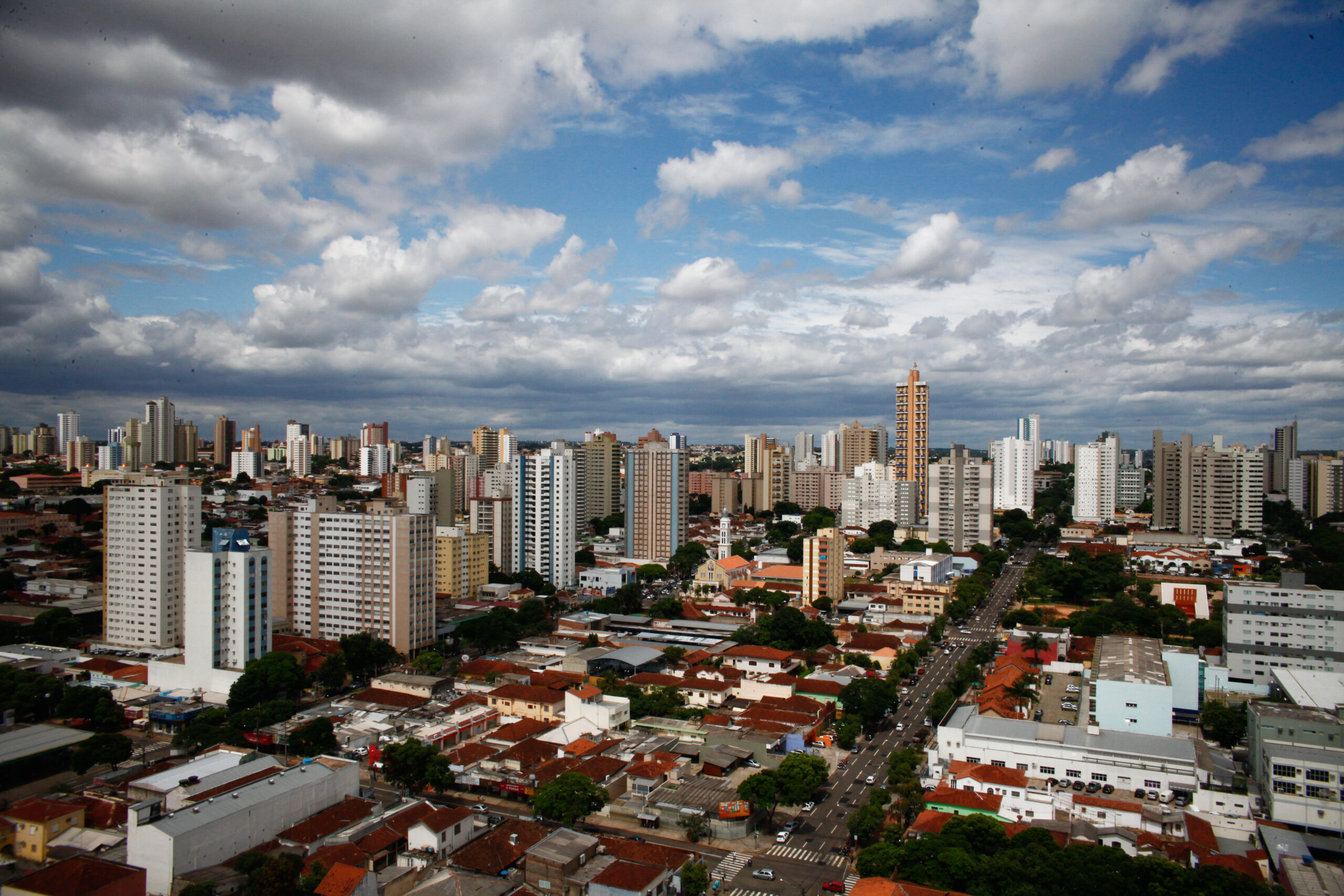 Defesa Civil alerta para chuvas fortes e ventos em Campo Grande
