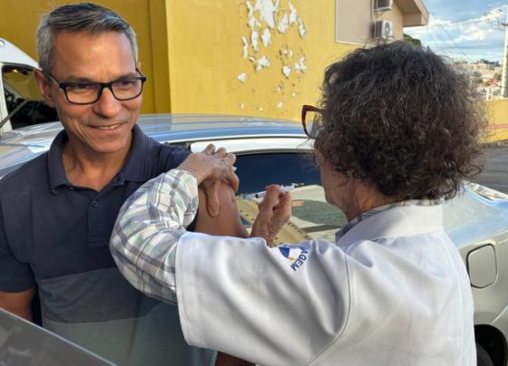 Drive-thru da vacinação superou 10 mil doses aplicadas em Campo Grande - Foto: André Lima