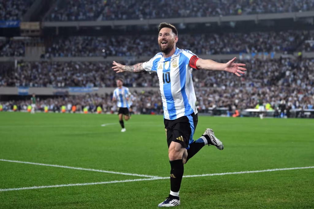 Lionel Messi segue ampliando recordes e mira mais uma Copa do Mundo - Foto: Fifa