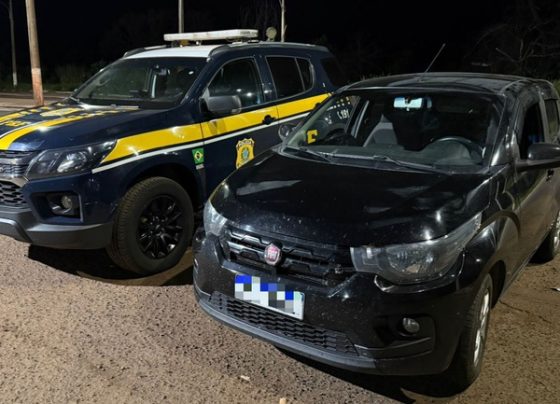 Veículo com registro de roubo foi recuperado pela PRF na BR-267 - Foto: PRF