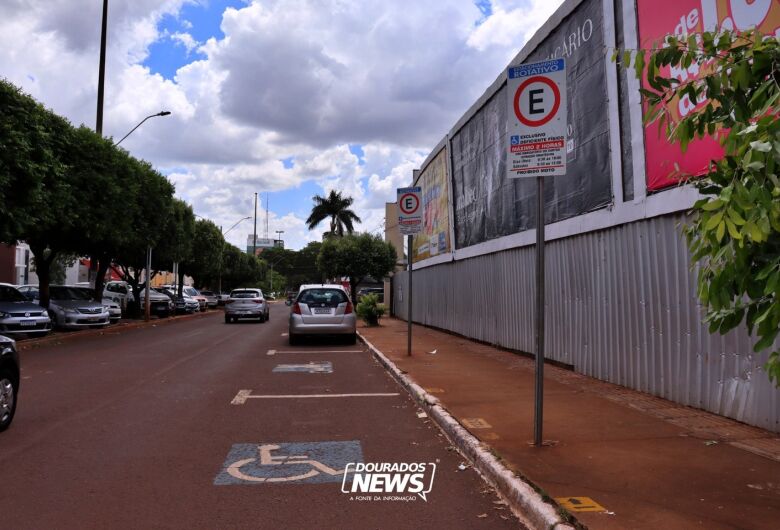 Prefeitura discute retorno do parquímetro com comércio em Dourados