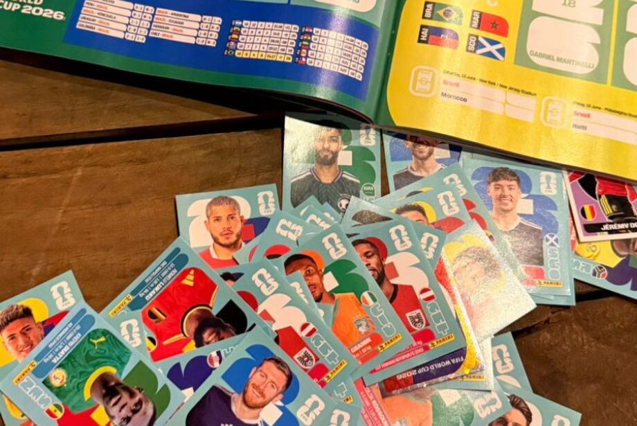 Álbum da Copa chega mais caro e mobiliza colecionadores