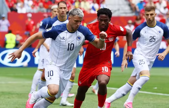Canadá pressiona e garante primeiro ponto na Copa do Mundo - Foto: REUTERS/Bernadett Szabo