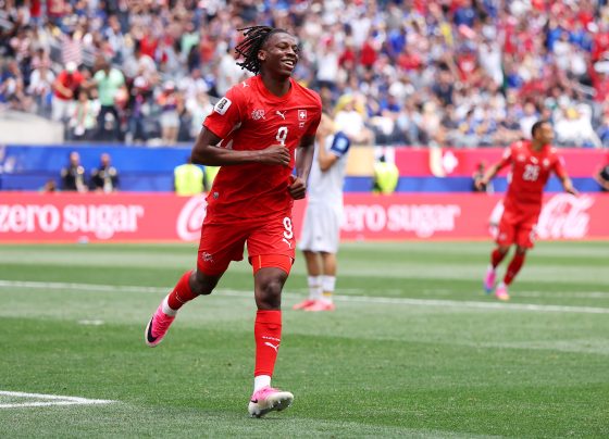 Suíça venceu por 4 a 1 e assumiu a liderança provisória do Grupo B - Foto: FIFA