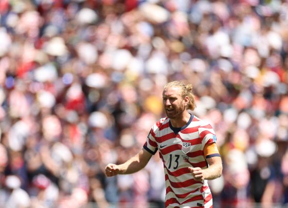 Estados Unidos comemoram vitória que deixa equipe próxima das oitavas de final - Foto: FIFA