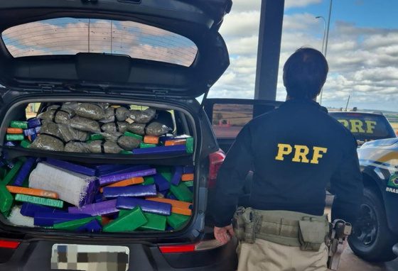 PRF apreendeu mais de 328 quilos de drogas durante fiscalização em Mundo Novo - Foto: PRF