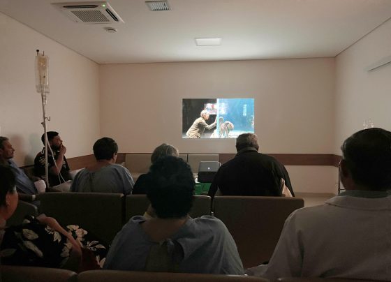 Projeto utiliza sessões de cinema para promover acolhimento a pacientes oncológicos em Dourados - Foto: Divulgação Cassems