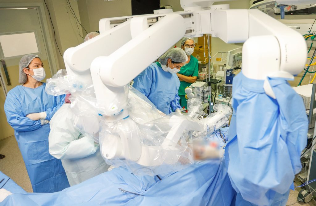 Cirurgia robótica em Campo Grande teve suporte presencial e mentoria digital internacional - Foto: Divulgação/Cassems