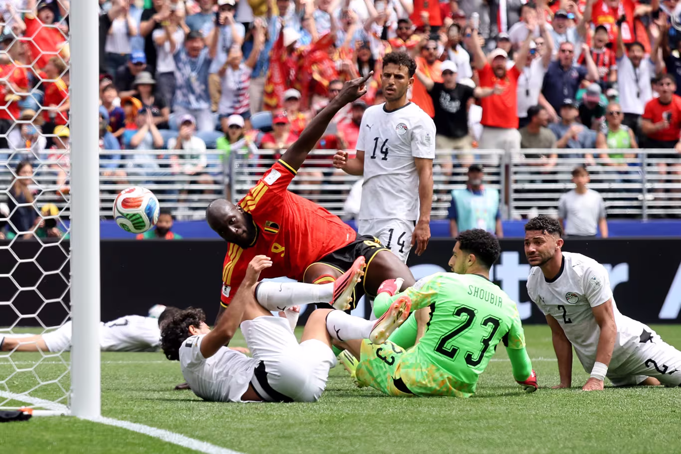 Bélgica reage no segundo tempo e evita derrota para o Egito