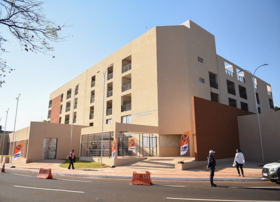Beneficiários conheceram os apartamentos que irão ocupar na Vila da Melhor Idade - Foto: CG Notícias