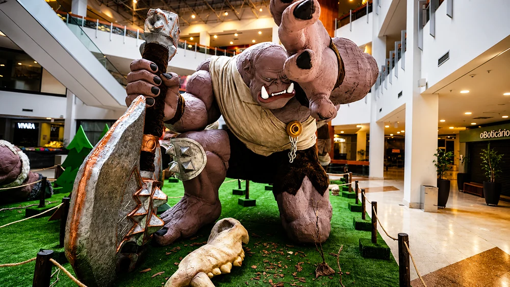 Shopping recebe exposição gratuita com orcs gigantes em julho