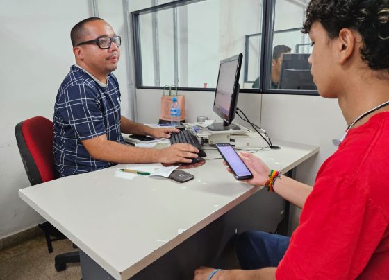 Trabalhadores podem buscar uma das 966 vagas disponíveis na Funsat nesta sexta-feira - Foto: CG Notícias
