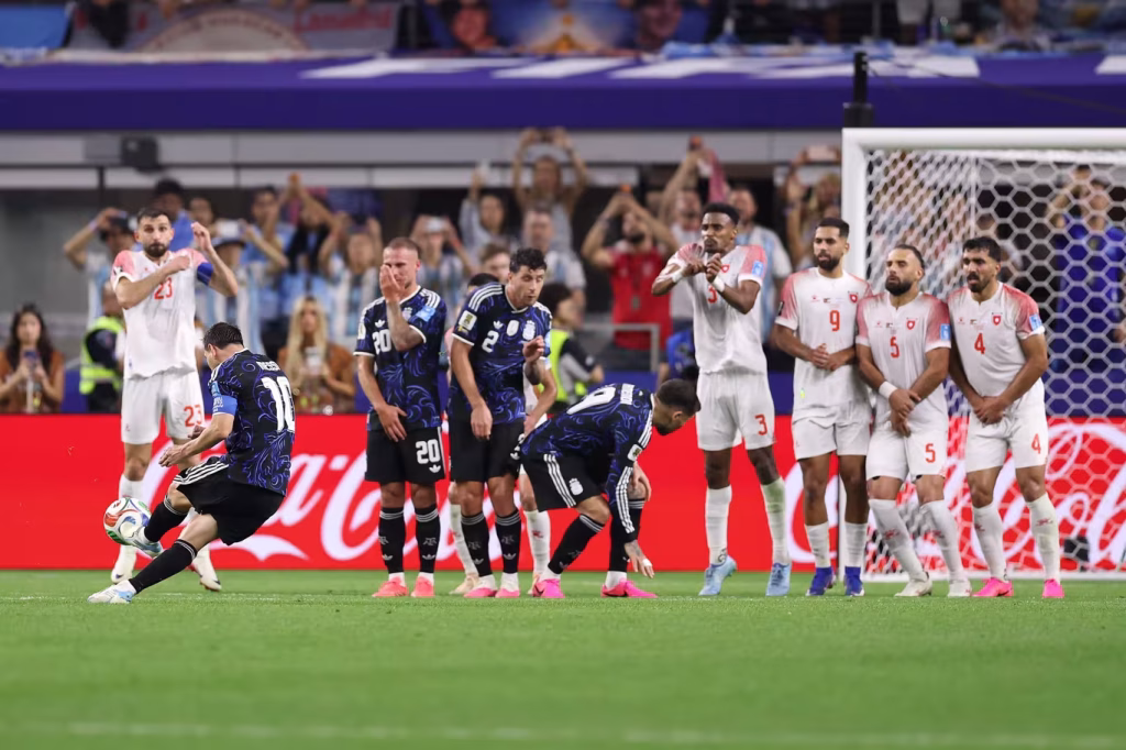 Argentina venceu a Jordânia por 3 a 1 e fechou o Grupo J com 100% de aproveitamento - Foto: Fifa