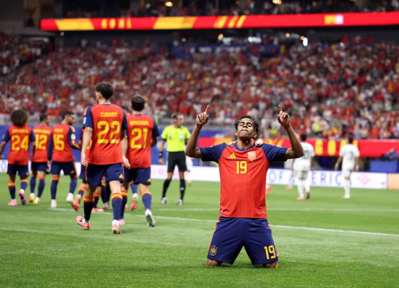 Lamine Yamal comemorou seu primeiro gol em Copas do Mundo na goleada da Espanha - Foto: Patrick Smith/FIFA via Getty Images