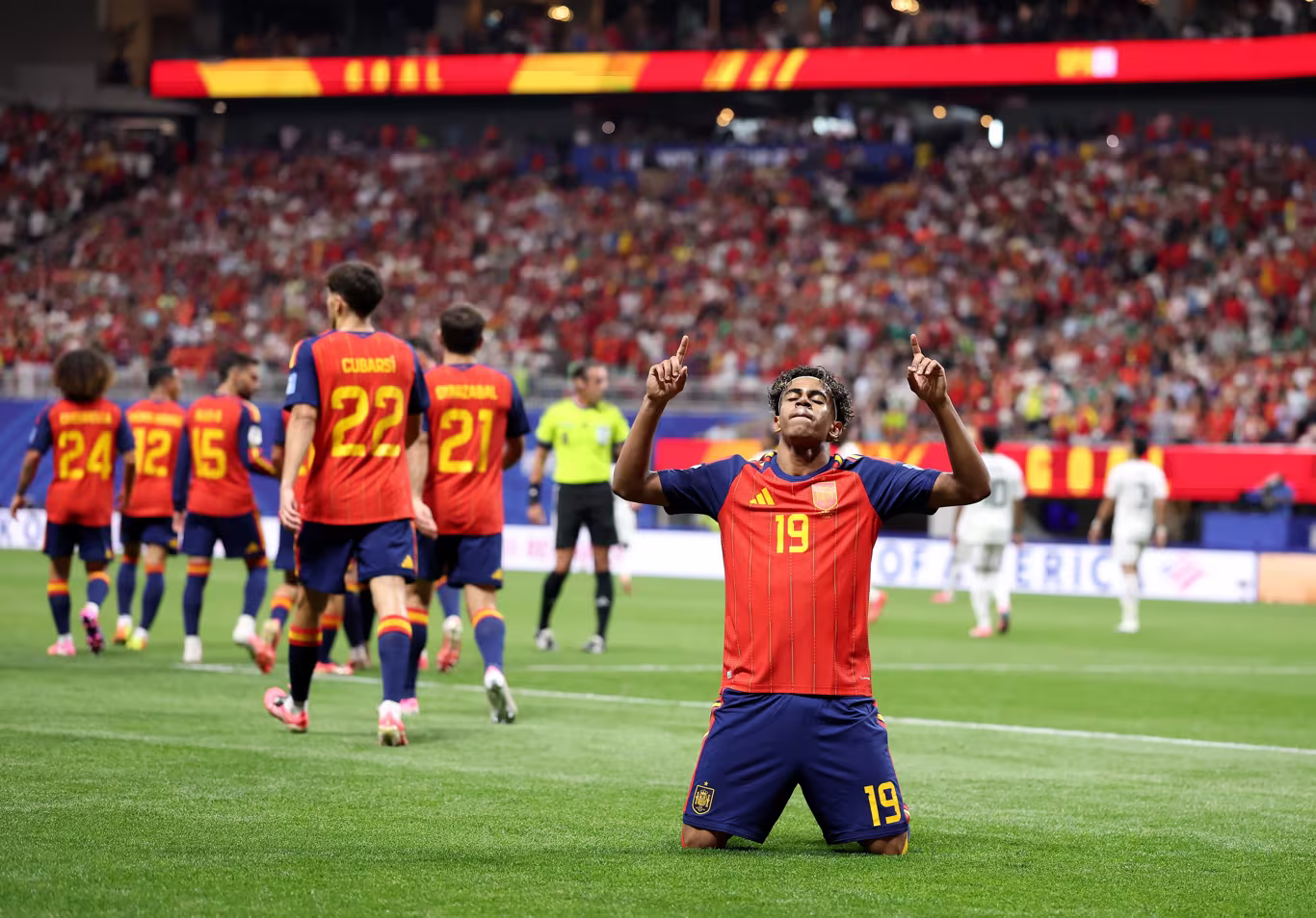 Yamal brilha, marca gol histórico e recoloca Espanha entre favoritas