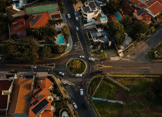 Rotatória da Avenida Rodolfo José Pinho será substituída por sistema semafórico - Foto: CG Notícias