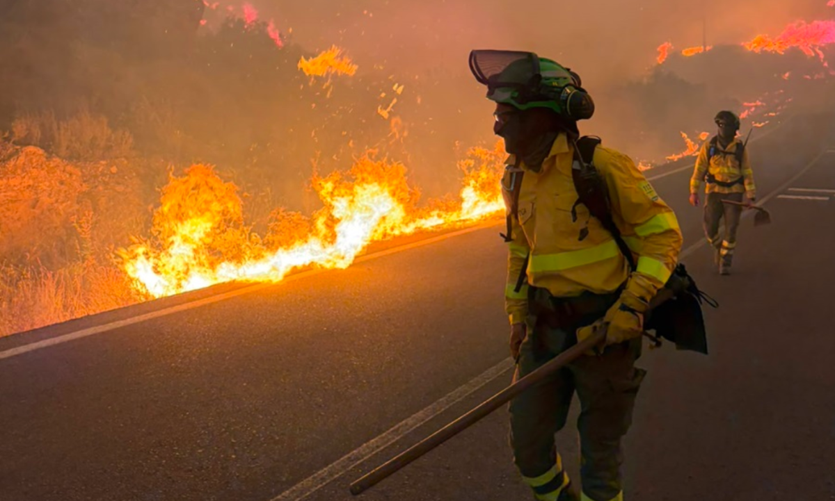 Incêndio florestal deixa ao menos 12 mortos na Espanha