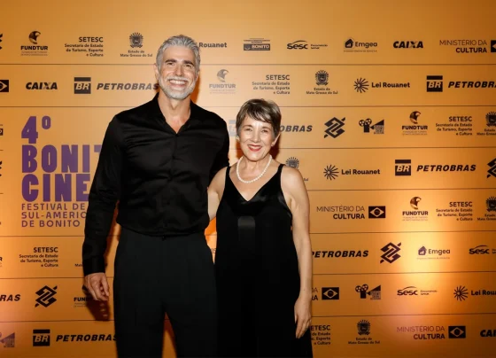 Paulina García recebeu o Troféu Pantanal durante a abertura do Bonito CineSur - Foto: CineSur