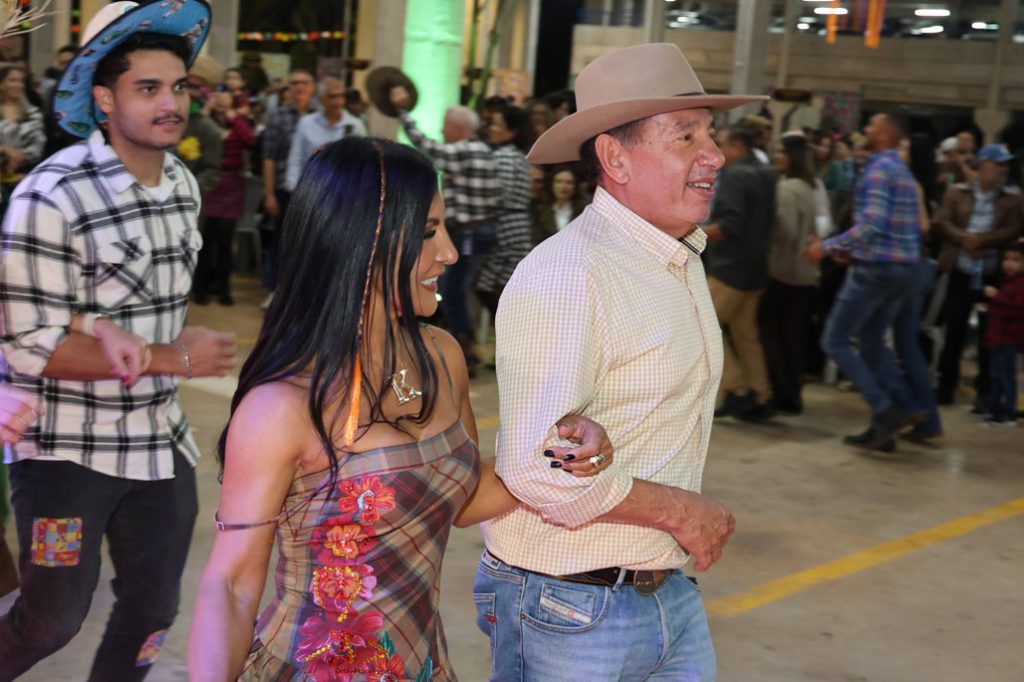 Festa teve comidas típicas, apresentações culturais, quadrilhas e shows regionais - Foto: Luciana Nassar