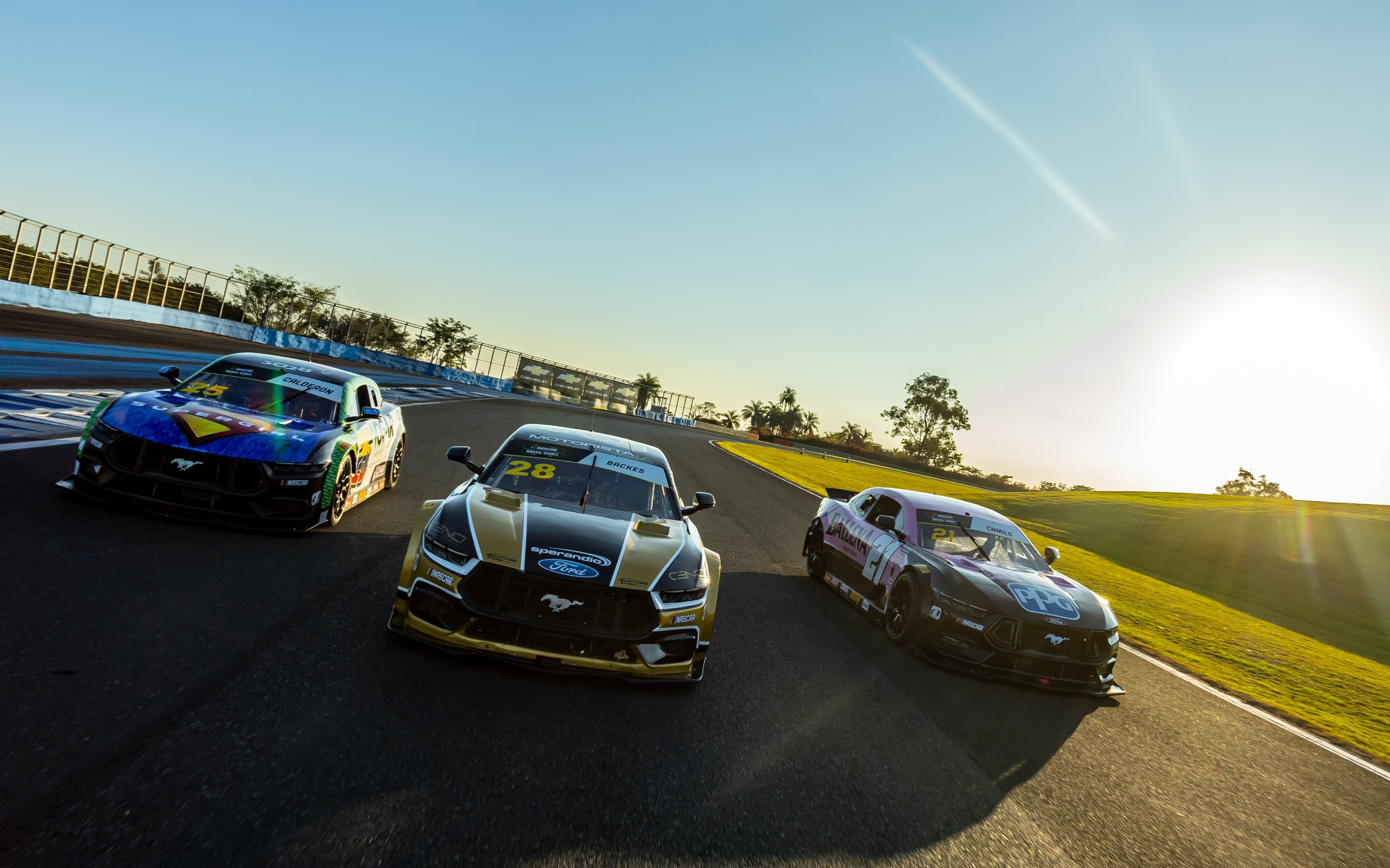 NASCAR Brasil estreia em Cuiabá com corridas noturnas e quatro categorias