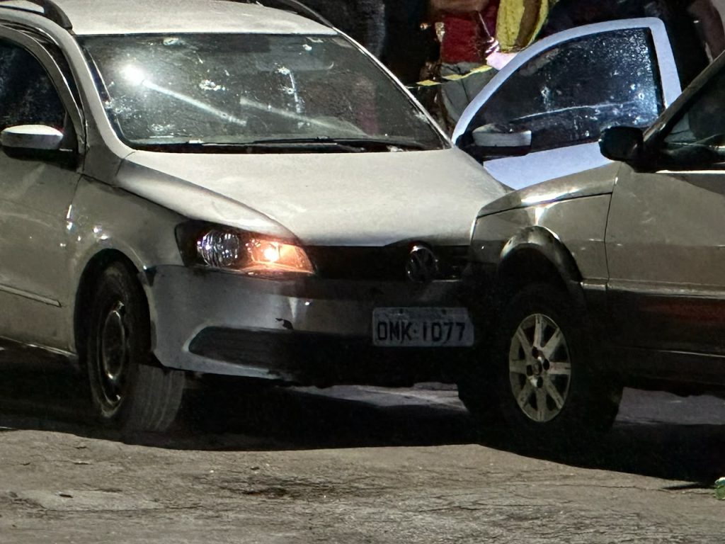 Armas utilizadas pelos policiais foram recolhidas para exames periciais - Foto: Williams Souza