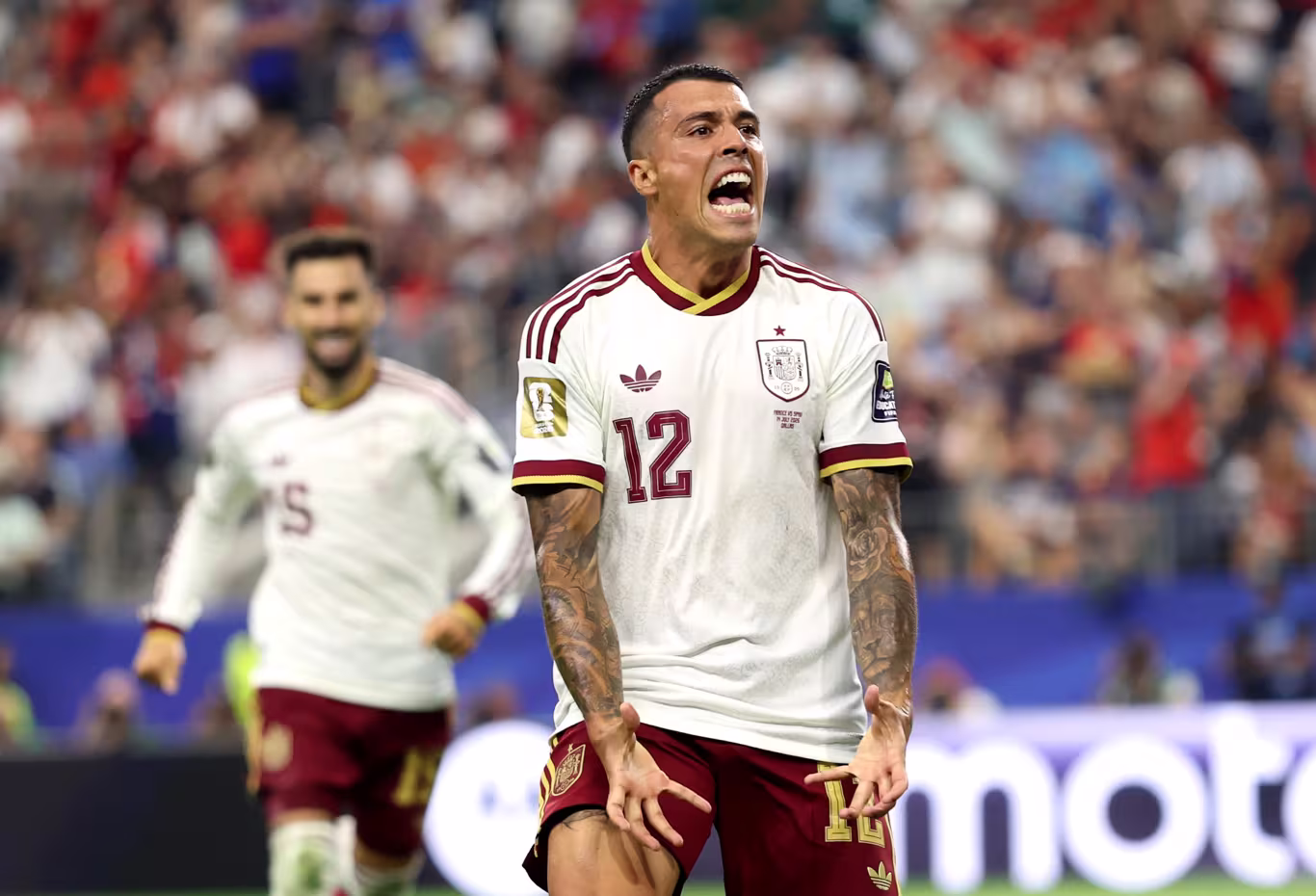 Espanha controla a França e volta à final da Copa após 16 anos