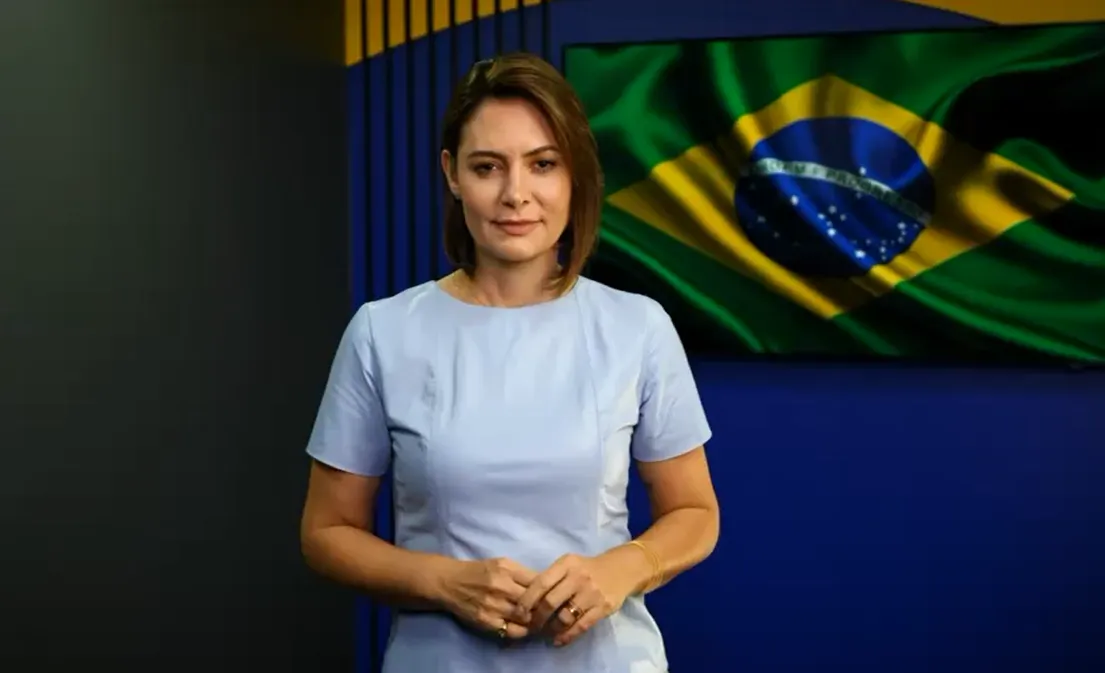 Michelle declara apoio à candidatura de Flávio Bolsonaro