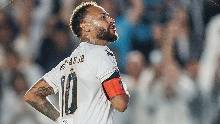 Neymar leva terceiro amarelo e desfalca o Santos contra o Athletico-PR