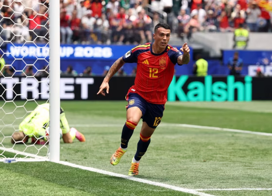 Pedro Porro fez o segundo gol da Espanha em cabeceio preciso no segundo tempo - Foto: Fifa