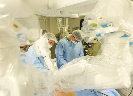 Paciente recebeu alta menos de 24 horas após cirurgia robótica para retirada de tumor renal - Foto: Cassems
