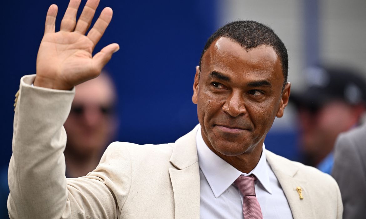 Cafu defende Ancelotti e pede fim da pressão precoce sobre jovens talentos  
