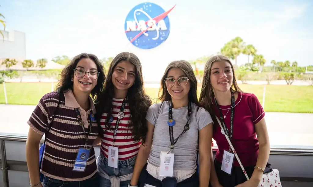 Alunas brasileiras venceram competição internacional com projeto sobre câncer de mama - Foto: Divulgação/Nasa