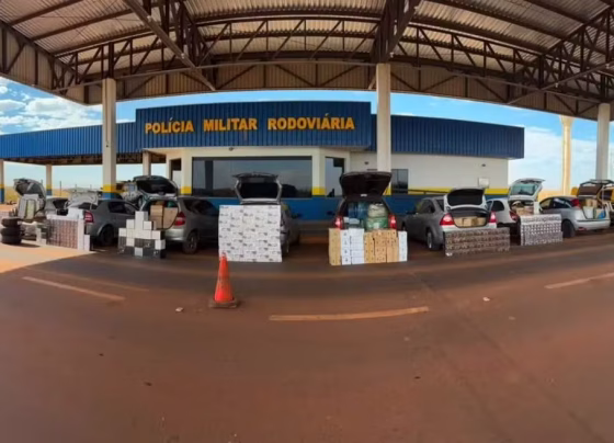 Oito veículos carregados com mercadorias estrangeiras foram apreendidos em Maracaju - Foto: BPMRv/PMMS