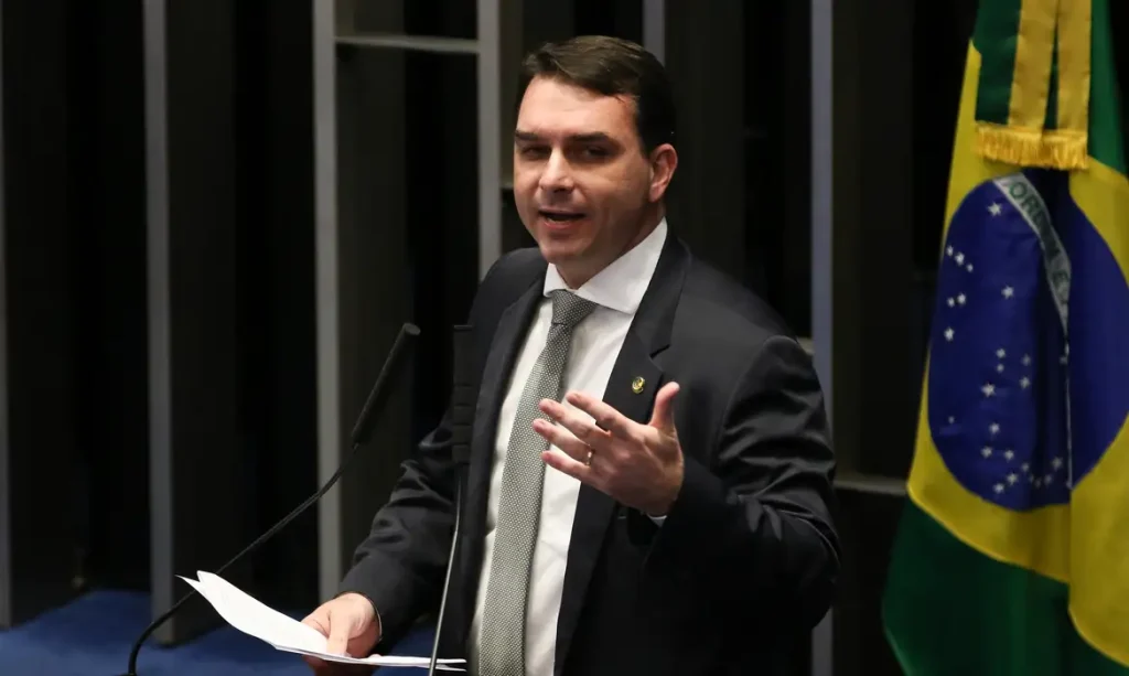 PGR defende que Flávio Bolsonaro seja ouvido em investigação sobre suposta calúnia contra Lula - Foto: Fabio Rodrigues Pozzebom/Agência Brasil