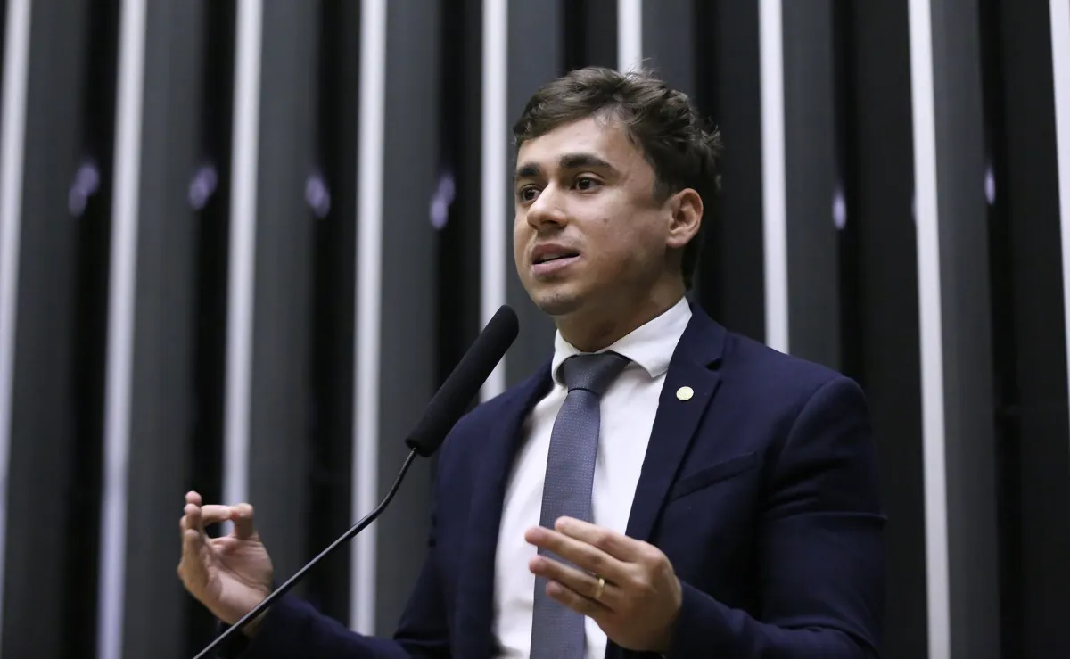 Nikolas diz que decisão de Moraes favorece campanha de Flávio