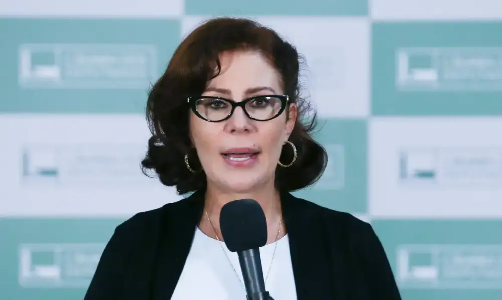 Mãe, irmão e advogado de Carla Zambelli disputam eleição em São Paulo
