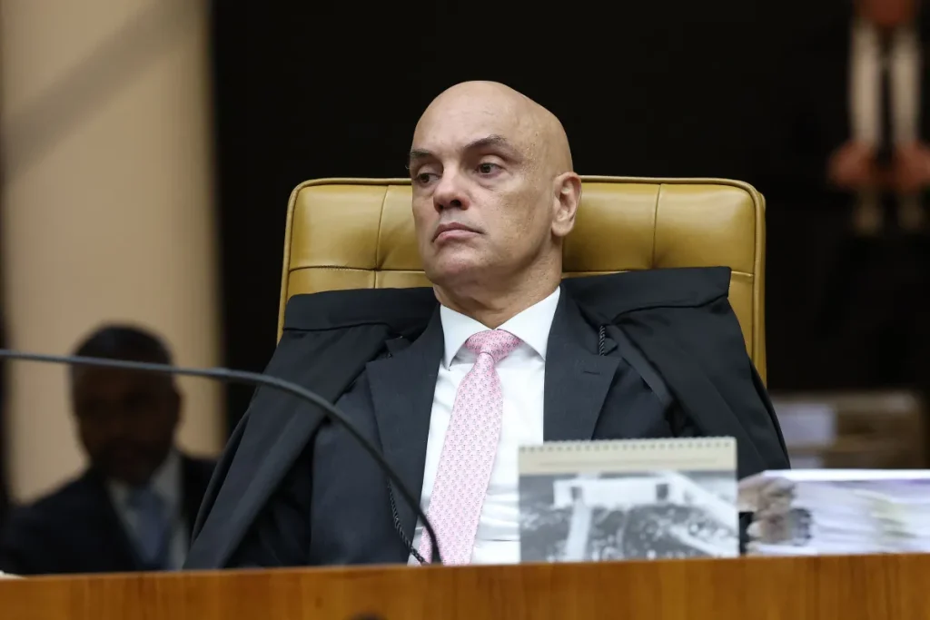 Alexandre de Moraes deu 48 horas para a defesa de Jair Bolsonaro prestar esclarecimentos - Foto: Luiz Silveira/STF