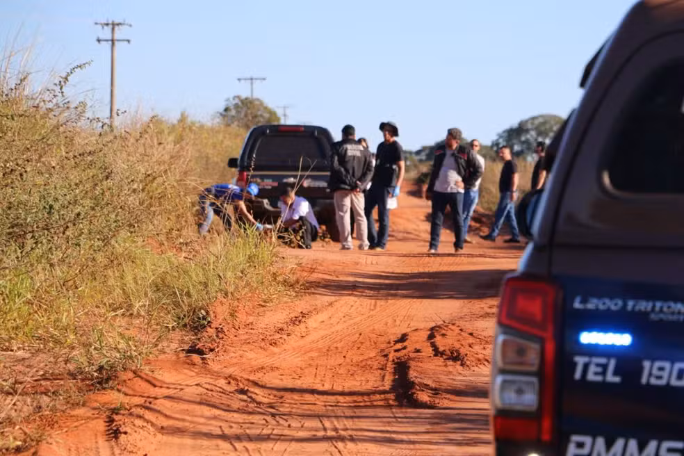 Dupla é encontrada morta a tiros em estrada de Campo Grande