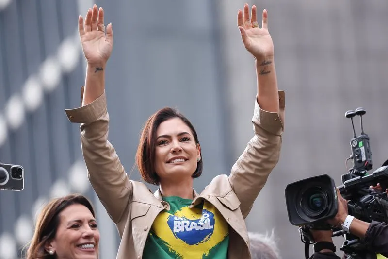 Michelle lança movimento após deixar comando do PL Mulher