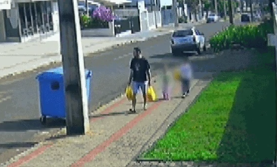 Pai foi preso após ser flagrado chutando a filha de 3 anos no Paraná - Foto: Reprodução