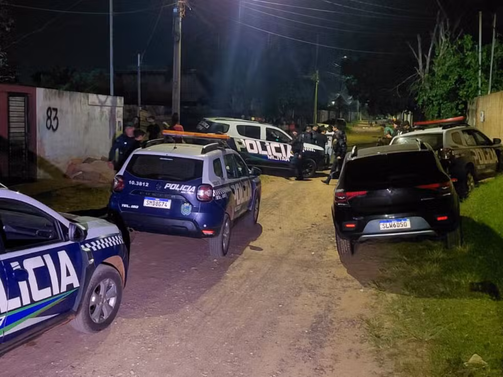 Mulher de 33 anos é morta dentro de casa e companheiro é procurado em Campo Grande